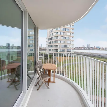 Апартаменти Stylish With Terrace In Bredene *