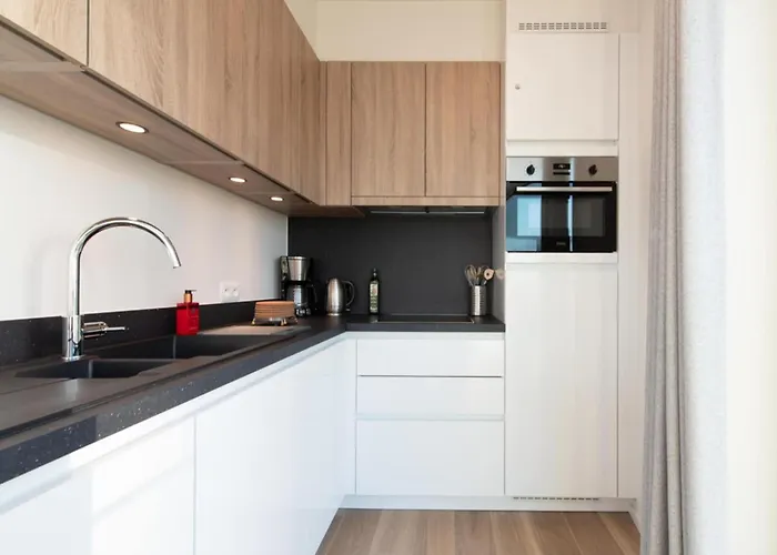 Stylish With Terrace In