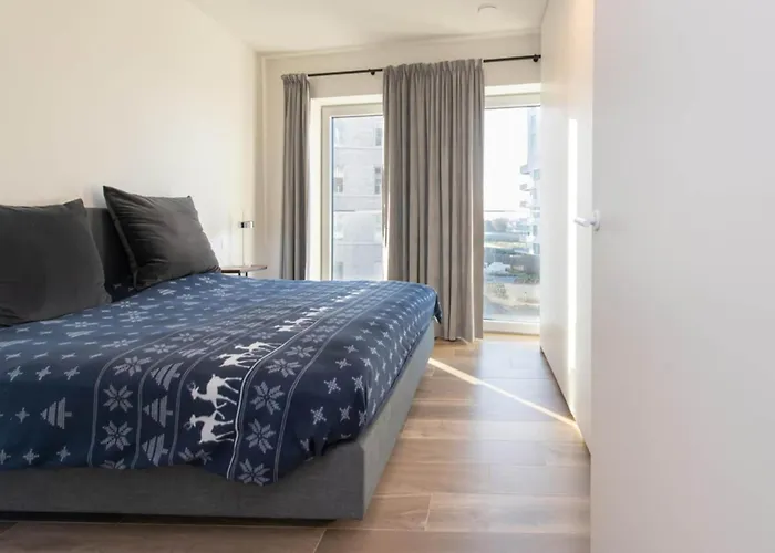 Stylish With Terrace In Bredene 公寓