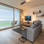 Stylish With Terrace In Lägenhet Bredene